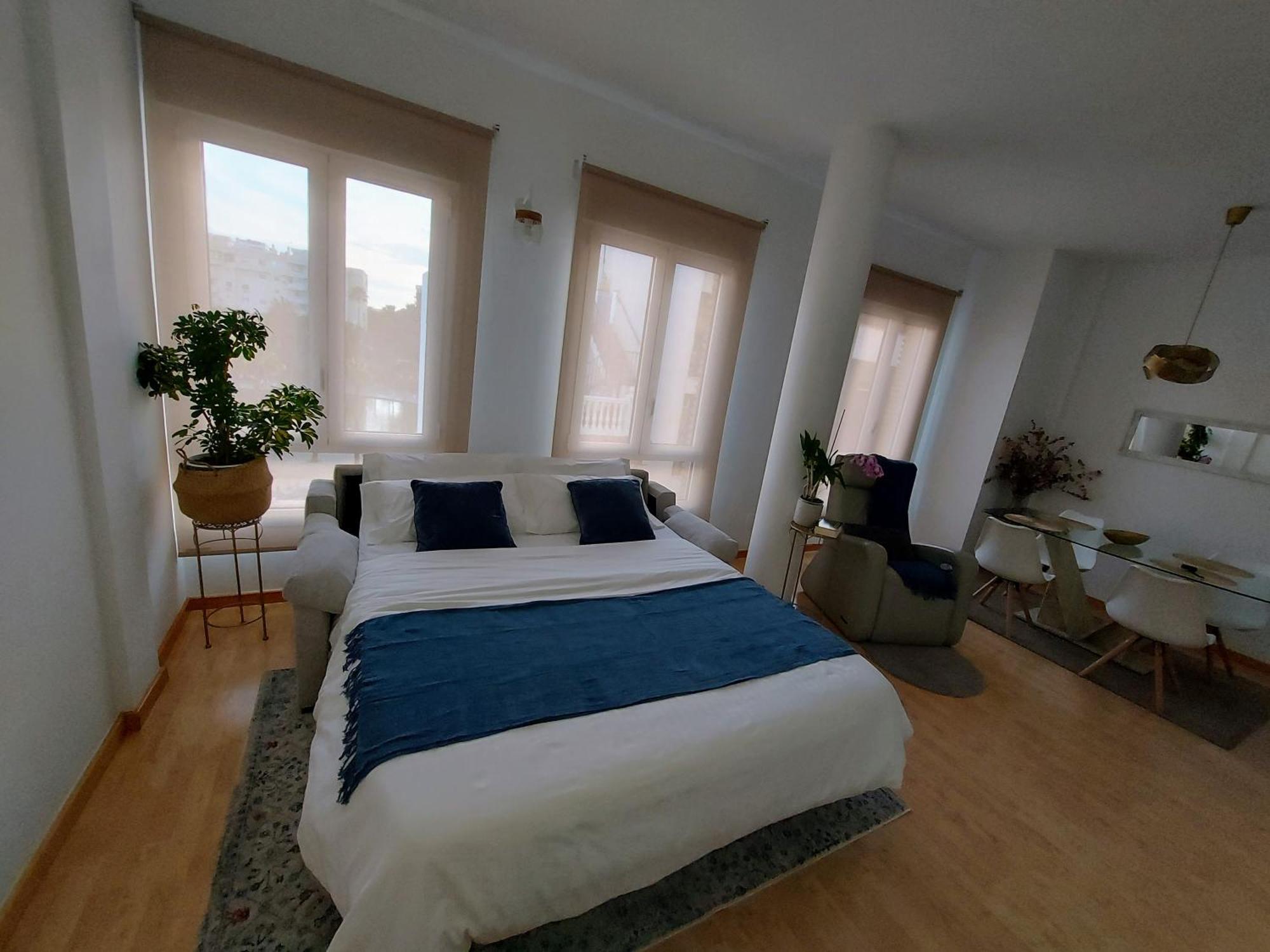 Apartamento Las Floritas Malaga Luaran gambar